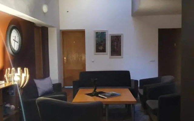 Sveciu Namai Giles