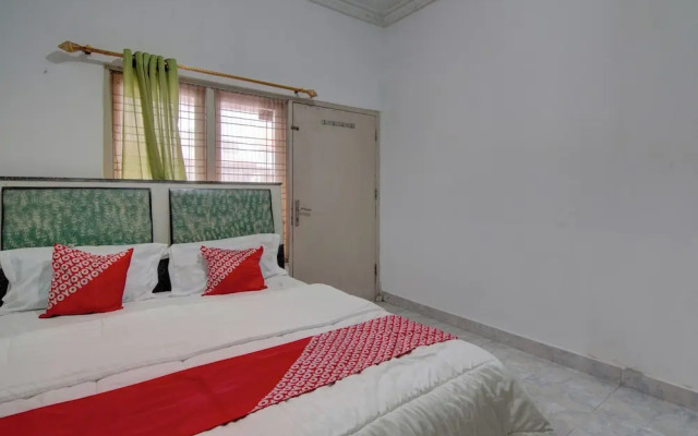 OYO 92833 Penginapan Syariah