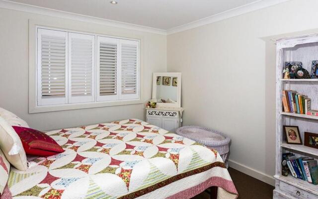 WHALE WATCH FOR FOUR Gerringong 4pm check out Sundays