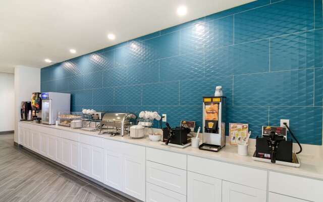 Comfort Inn & Suites Gulf Shores East Beach near Gulf State Park