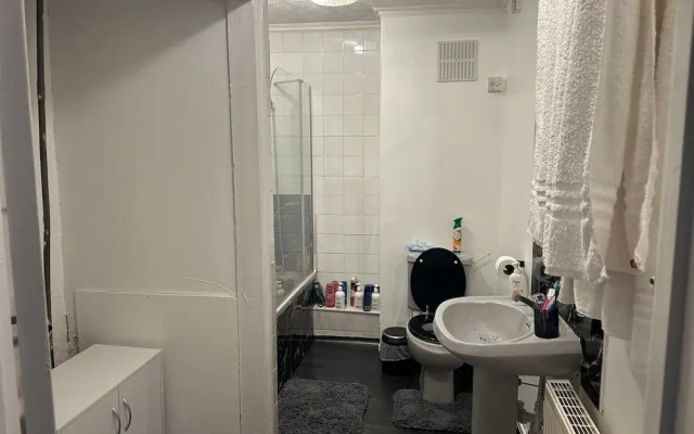 Seaside Stay Sleeps 6 With Pets