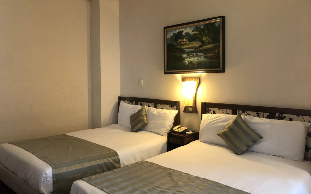 Holiday Saipan Hotel