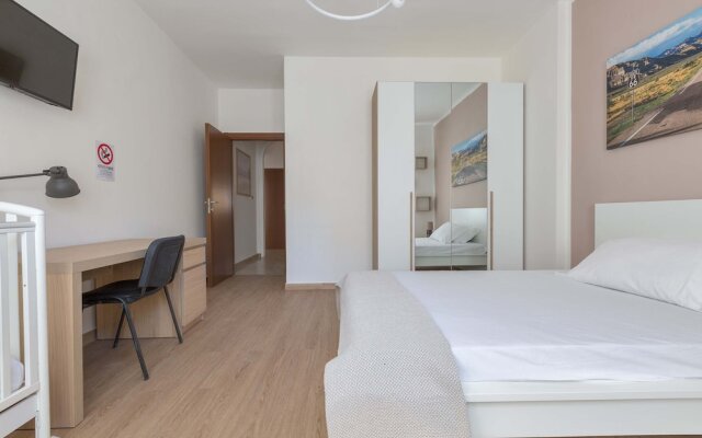 2983 Floating Apartment by Barbarhouse