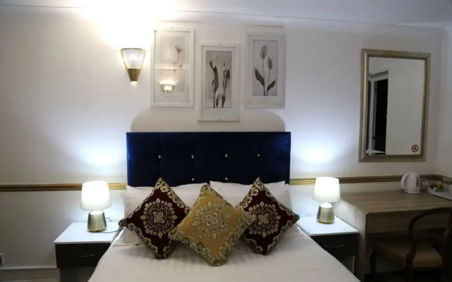 Atz&h Inn Hotel