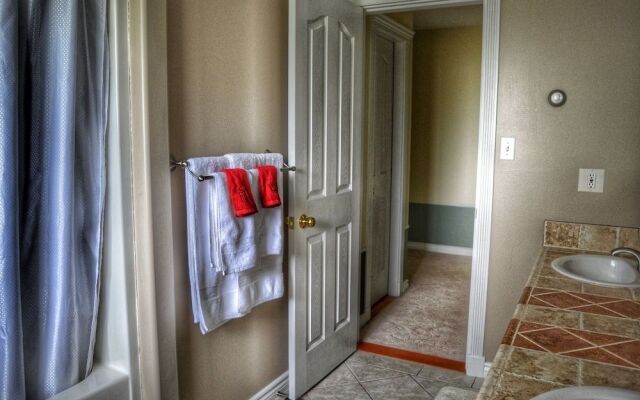 Sunny Shuswap B&B