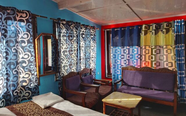 Goroomgo Lake View Mall Road Nainital