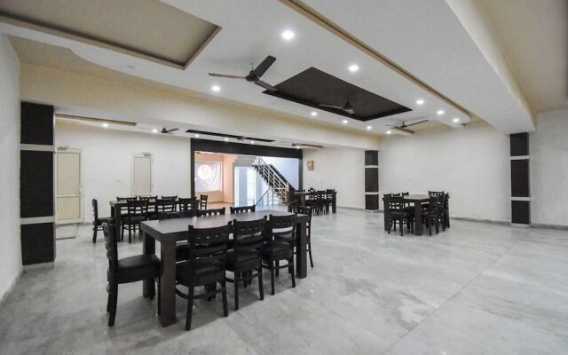 Oyo 48899 Hotel V Seven