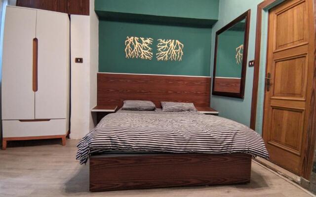 private entrance studio with private garden