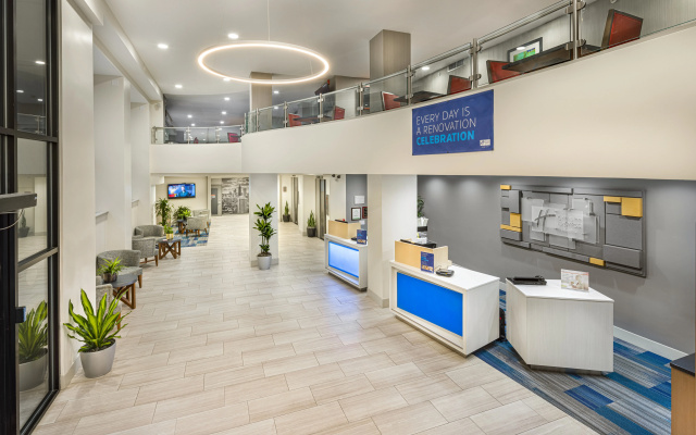 Holiday Inn Express and Suites Atlanta Downtown by IHG