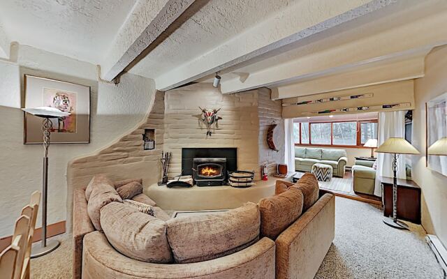 15tru5ai 3 Bedroom Condo