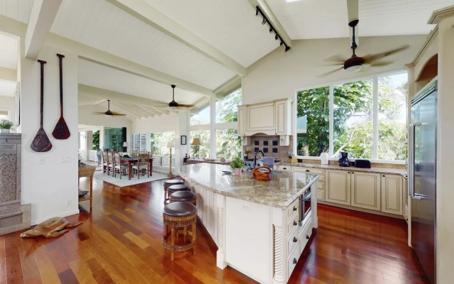 Punahele 3 Bedroom Home by RedAwning