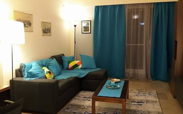 Funky Apt in Central Athens • 5' from Metro!