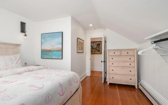 Saugatuck Harbor House