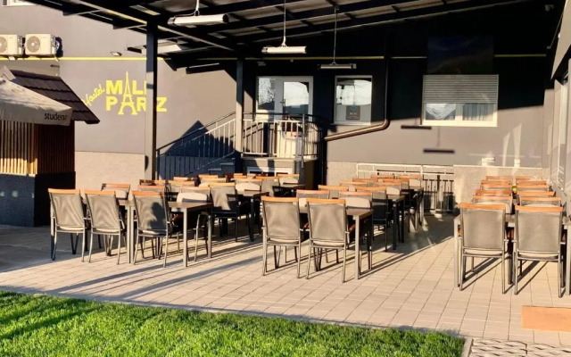 Hostel Mali Pariz