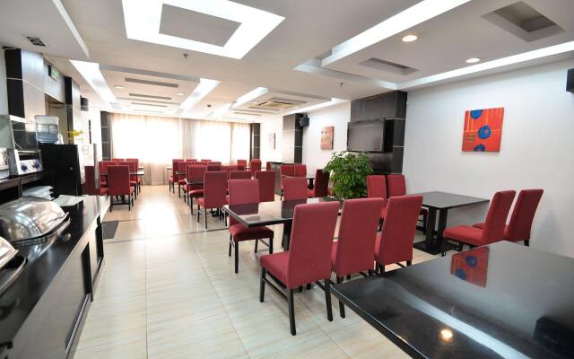 Joyful Star Hotel Pudong Airport Chenyang（Formerly Starway Hotel Puding Airport Chengyang)