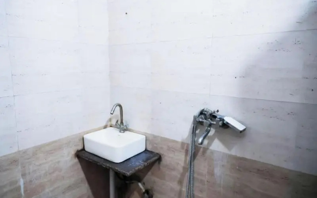 Roomshala 126 Mannat Inn