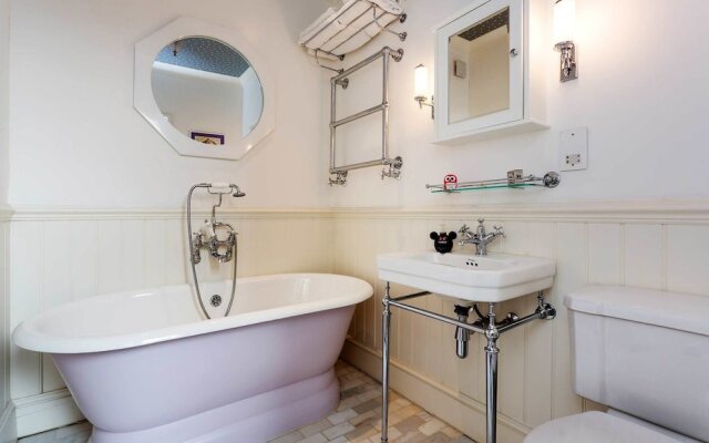 Veeve - Bramerton Street