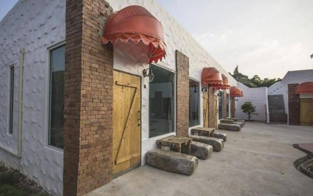 Monoko Porploen Resort Suanphung