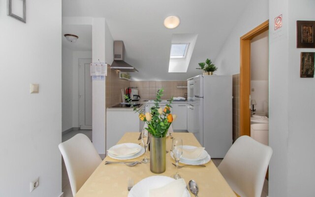 Amazing Home in Dramalj With Wifi and 2 Bedrooms