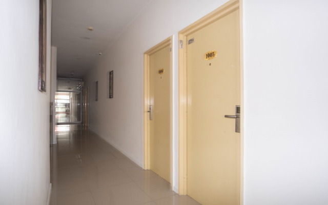 8 Hotel by OYO Rooms