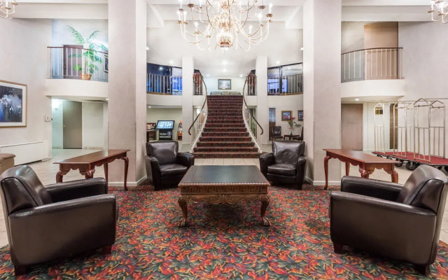 Ramada By Wyndham Milwaukee Downtown