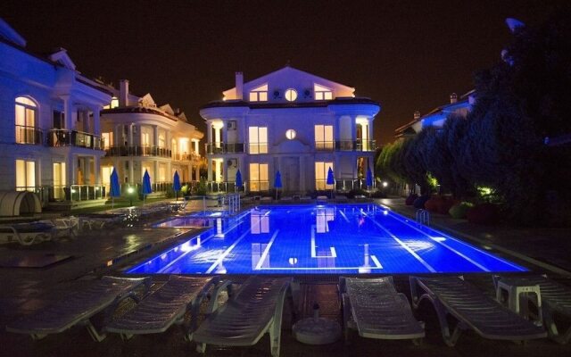 Serenity Apartments 2 by Villamnet