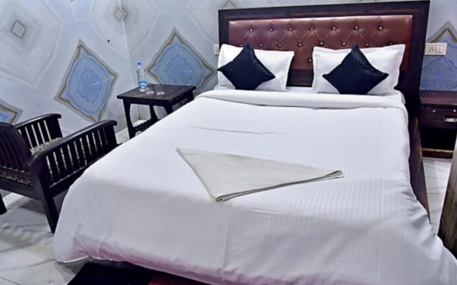 Goroomgo Krishna Palace Charbagh Lucknow