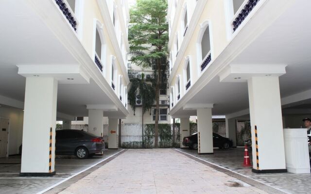 Romance Hotel Bangna (SHA Extra Plus)