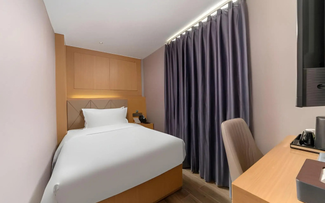 Borrman Hotel (Guangzhou Shisanhang Ximenkou Metro Station)