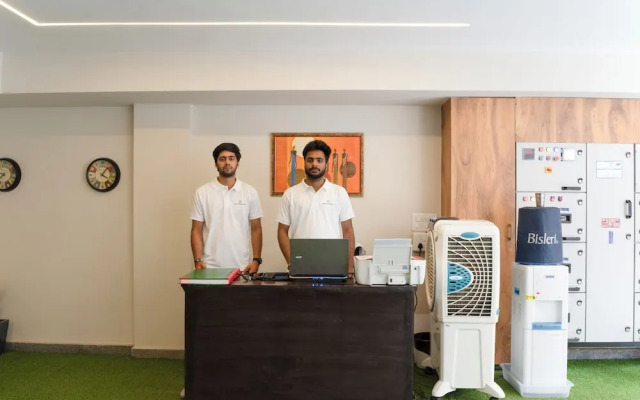 The Lodgers Luxury1BHK Service Apartment