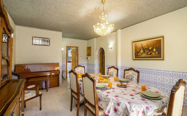 Perfect Family Hideout Residence W/Ac & 4Br + 5Ba