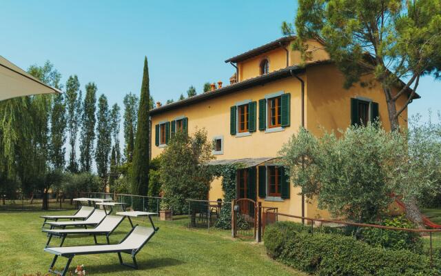 Cozy Farmhouse in Cortona with Pool