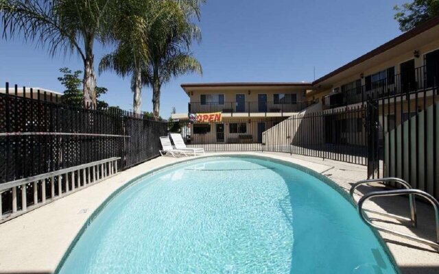 Americas Best Value Inn Visalia