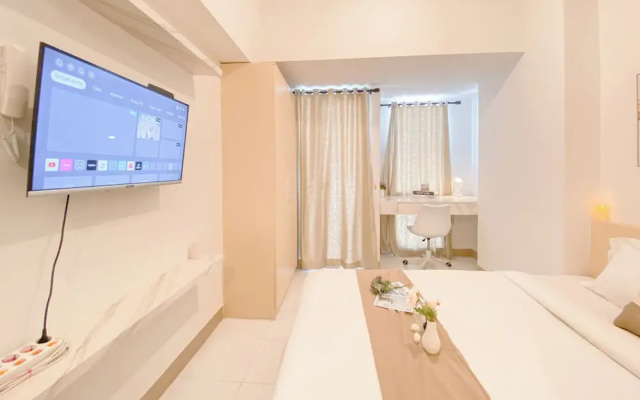 Minimalist And Enjoy Living Studio At Tokyo Riverside Pik 2 Apartment – Guest Rooms – Jakarta