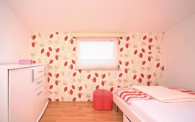 Awesome Home in Drinovci With Wifi and 5 Bedrooms