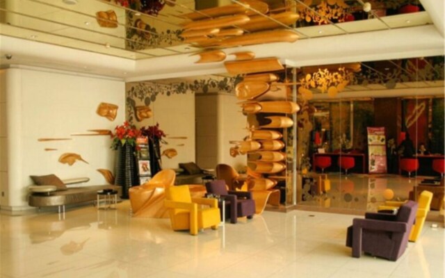 East Lake International Hotel