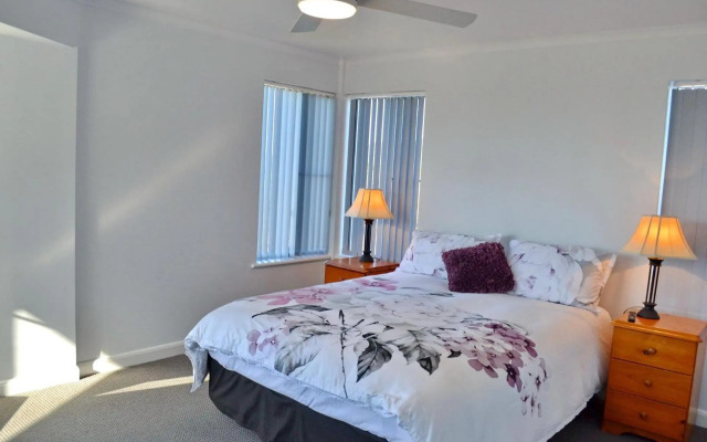 Ocean Shores Apartment 17