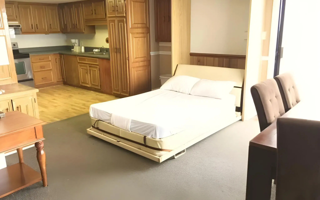 Polynesian Beach & Golf Resort