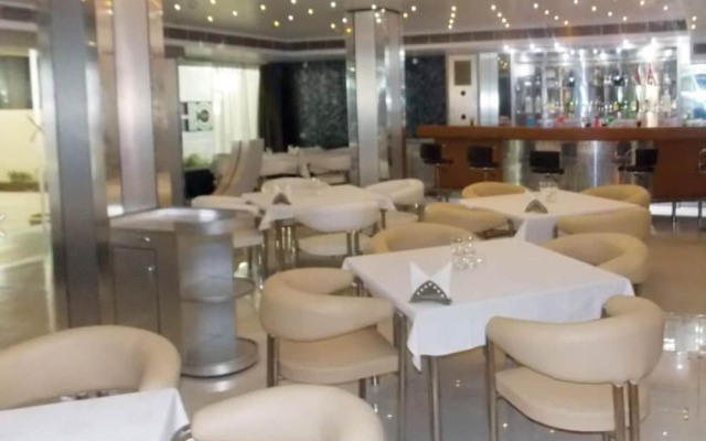 Airport City Hotel
