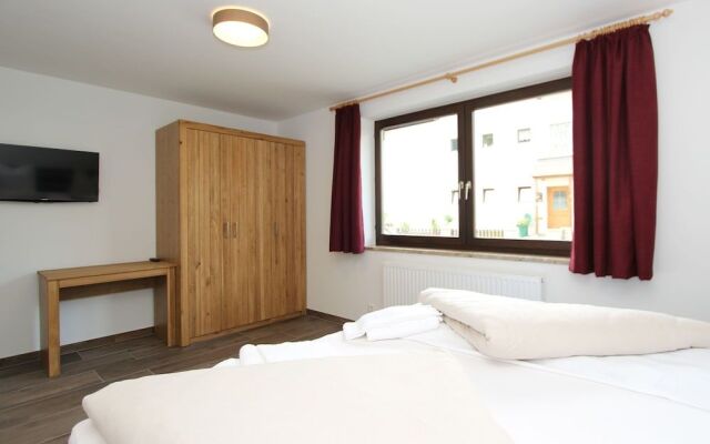 Sunlit Apartment with Infrared Sauna in Fieberbrunn