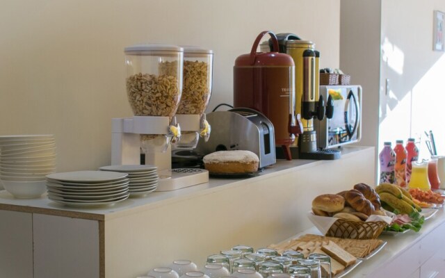 Hotel Luxstone Executive Suites