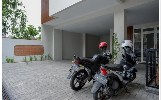 Kurnia Guest House by RedDoorz