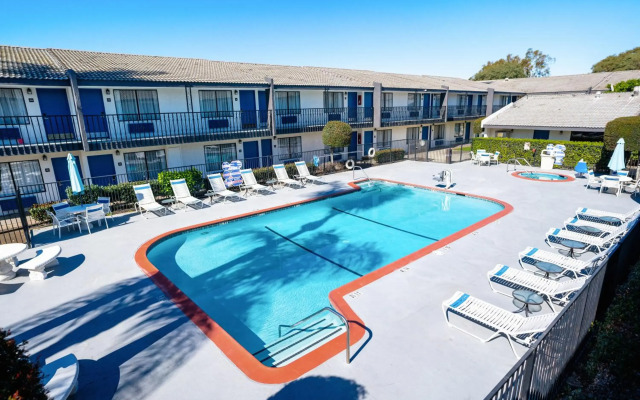 The Buena Park Hotel & Suites