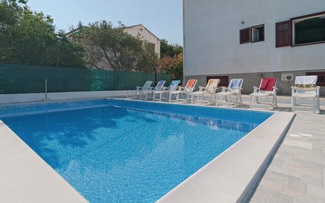 Nice Apartment in Supetar With 3 Bedrooms, Wifi and Outdoor Swimming Pool