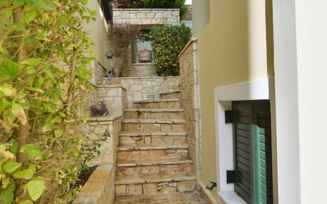 Elegant Villa by B&E