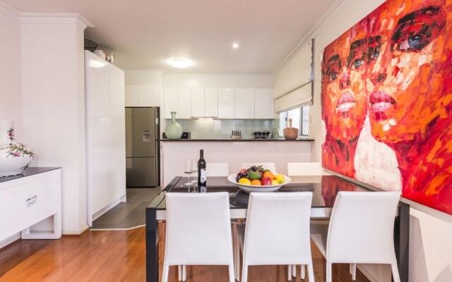 Coogee Beach With AC Close To Beach And City