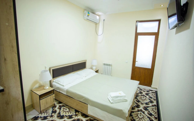 Hotel Tiny Art House