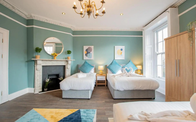 Dublin City Center, 15 Beds, Sleeps 18