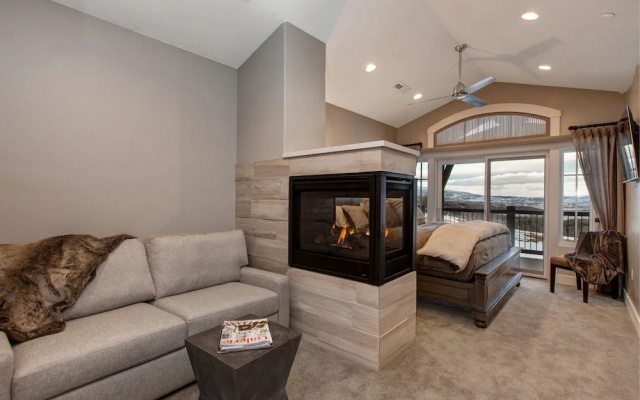 Abode at Fairway Springs