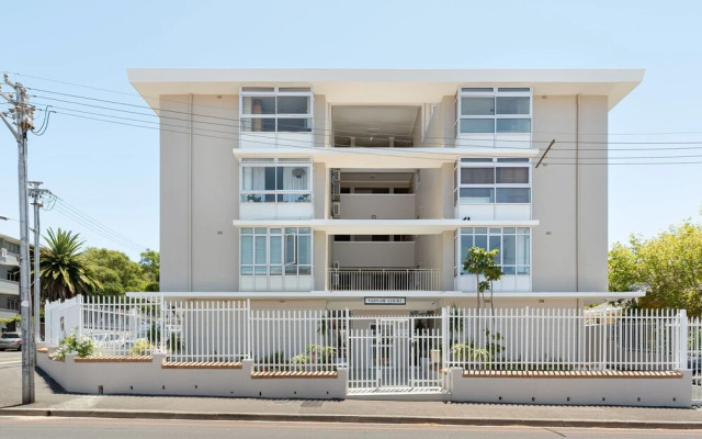Varsam Court 13